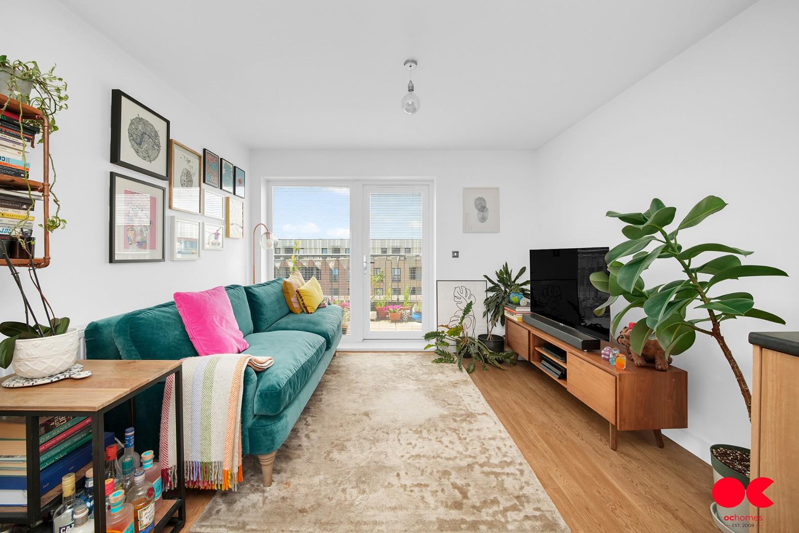 2 bed flat for sale in Maxwell Road, Romford