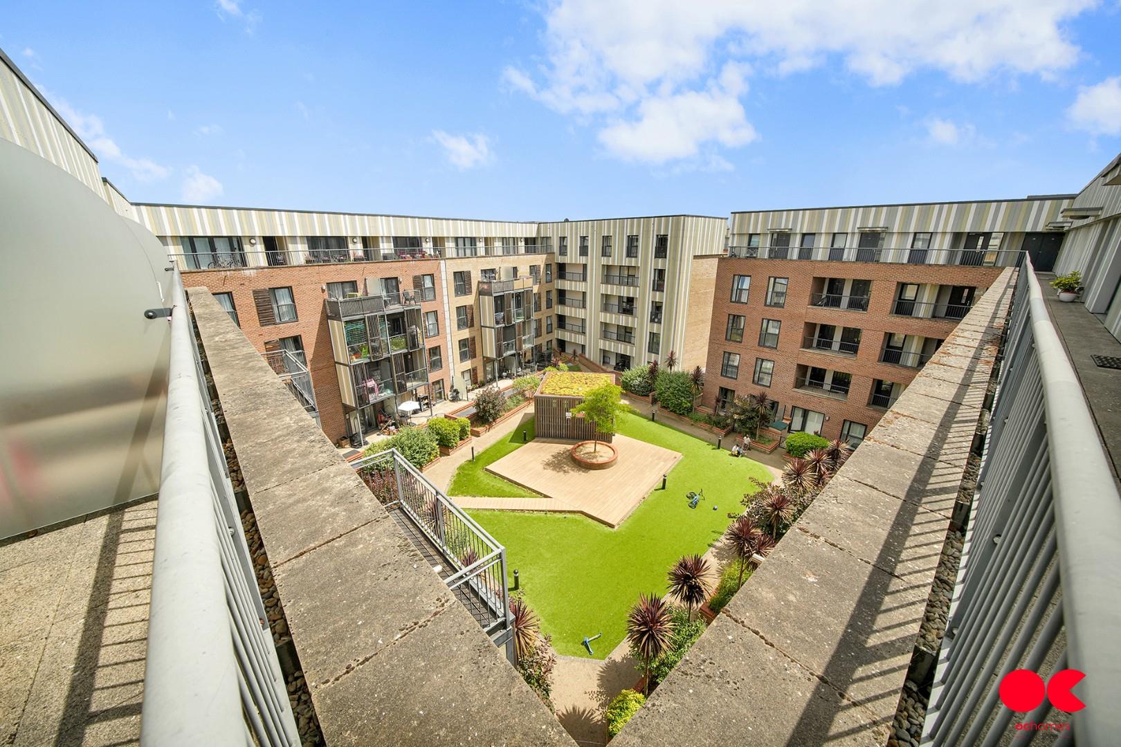 2 bed flat for sale in Maxwell Road, Romford  - Property Image 29