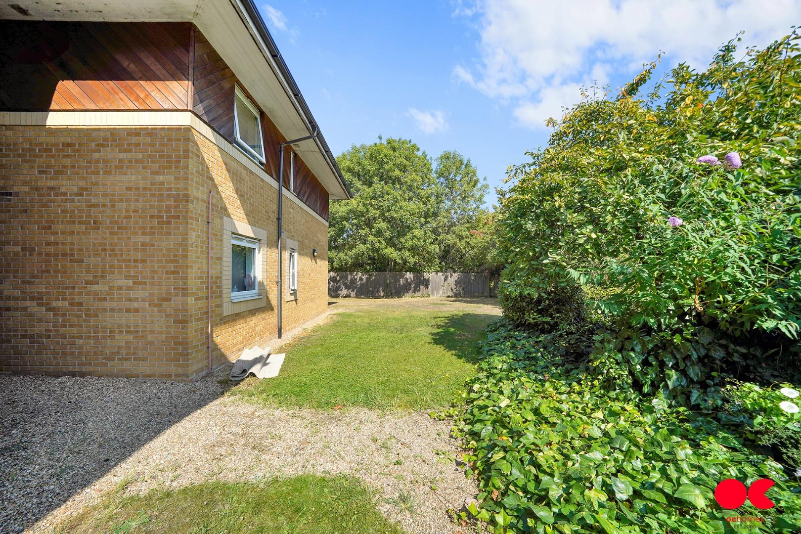 2 bed flat for sale in Stafford Avenue, Hornchurch  - Property Image 15