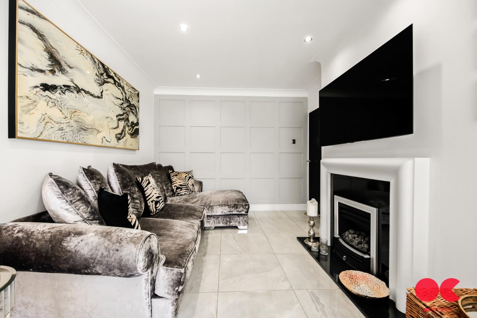 4 bed semi-detached house for sale in Woodlands Road, Romford  - Property Image 29