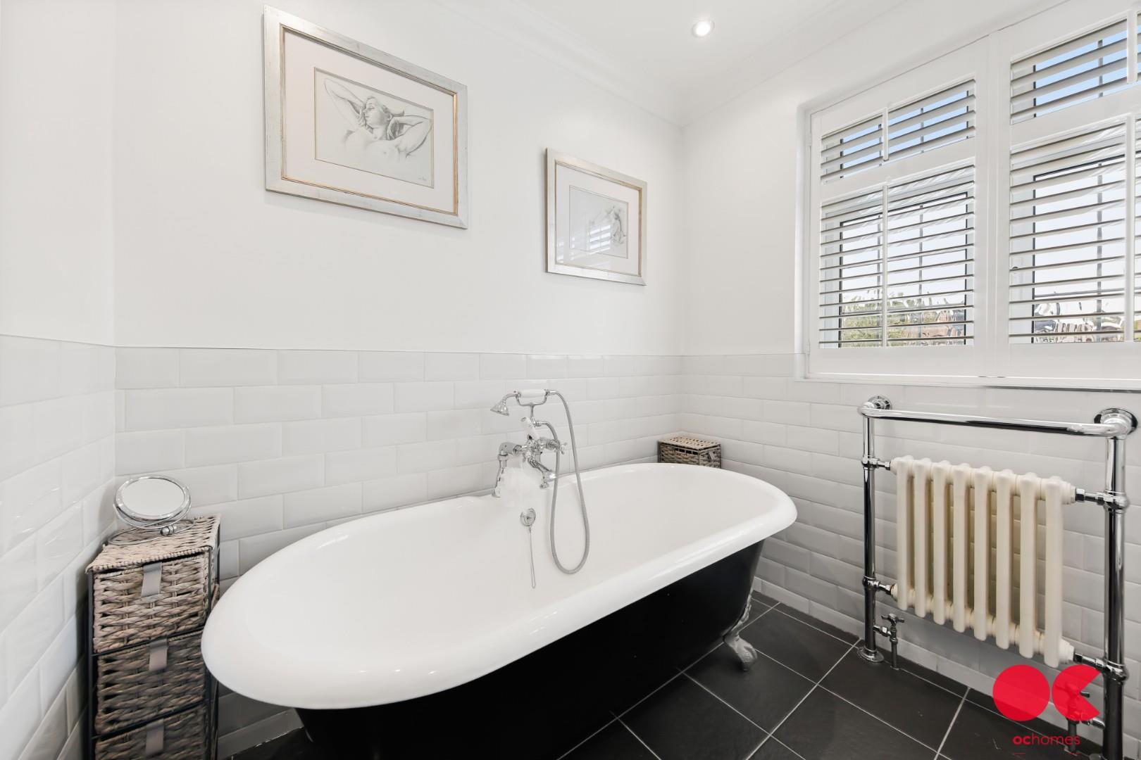 4 bed semi-detached house for sale in Woodlands Road, Romford  - Property Image 26