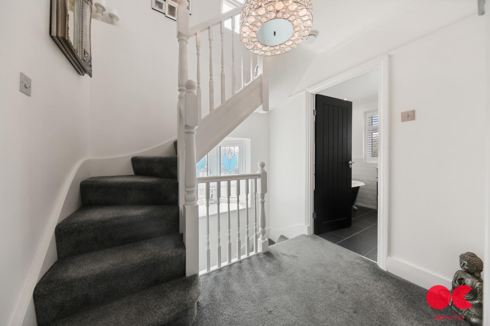 4 bed semi-detached house for sale in Woodlands Road, Romford  - Property Image 19