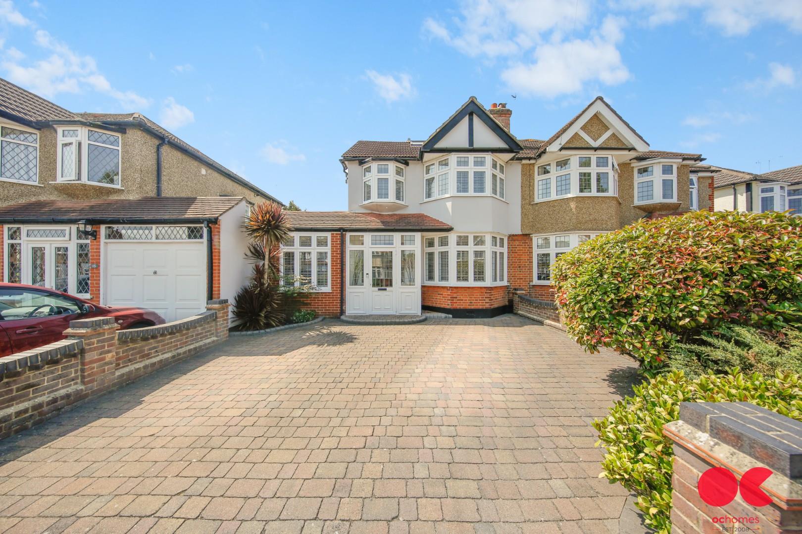 4 bed semi-detached house for sale in Woodlands Road, Romford  - Property Image 2