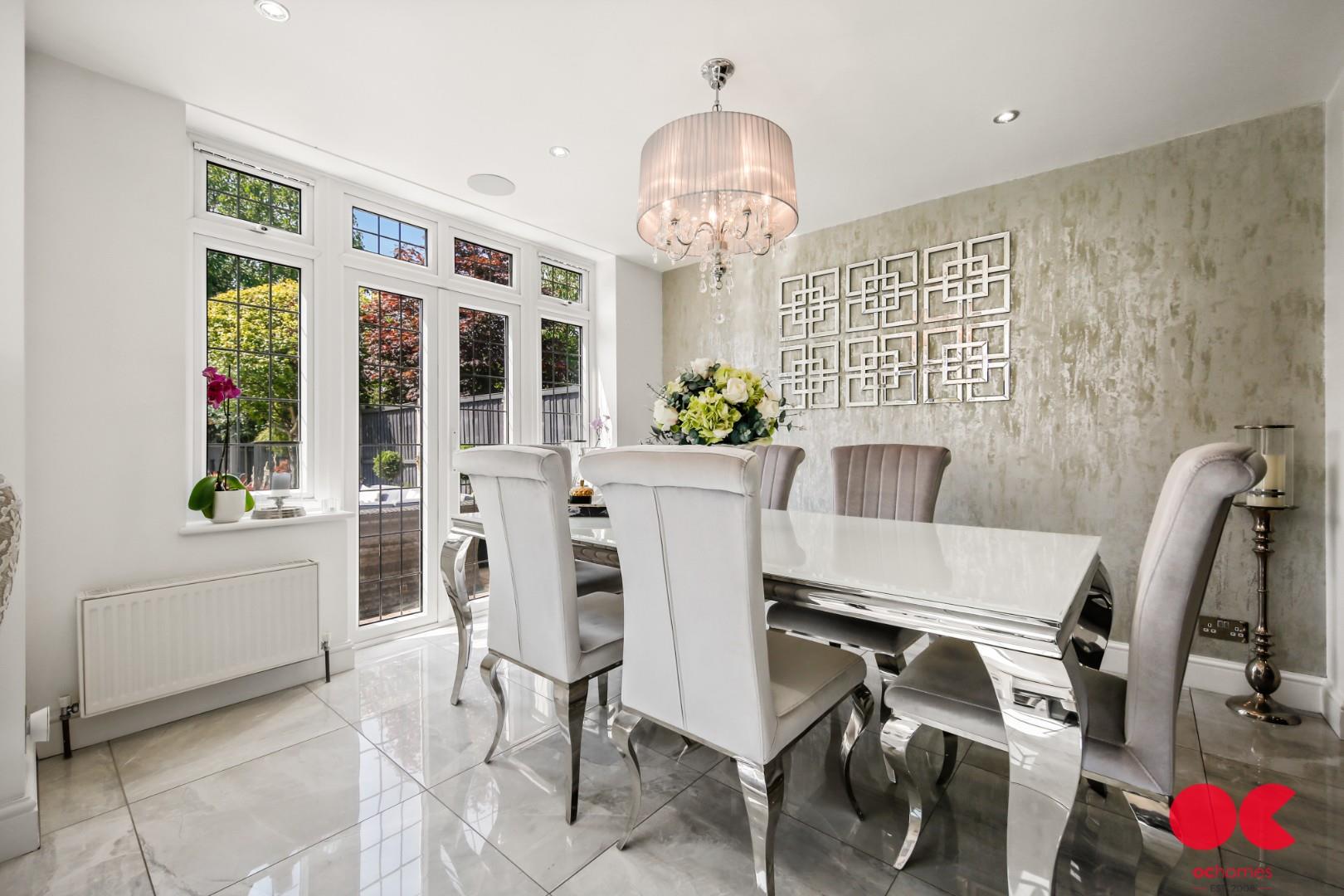 4 bed semi-detached house for sale in Woodlands Road, Romford  - Property Image 31