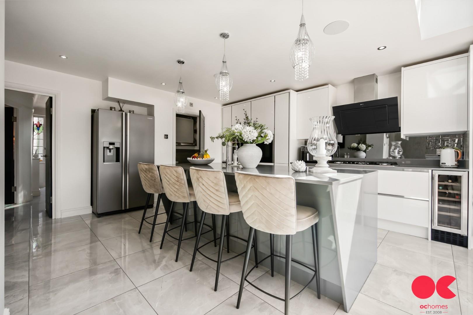 4 bed semi-detached house for sale in Woodlands Road, Romford  - Property Image 11