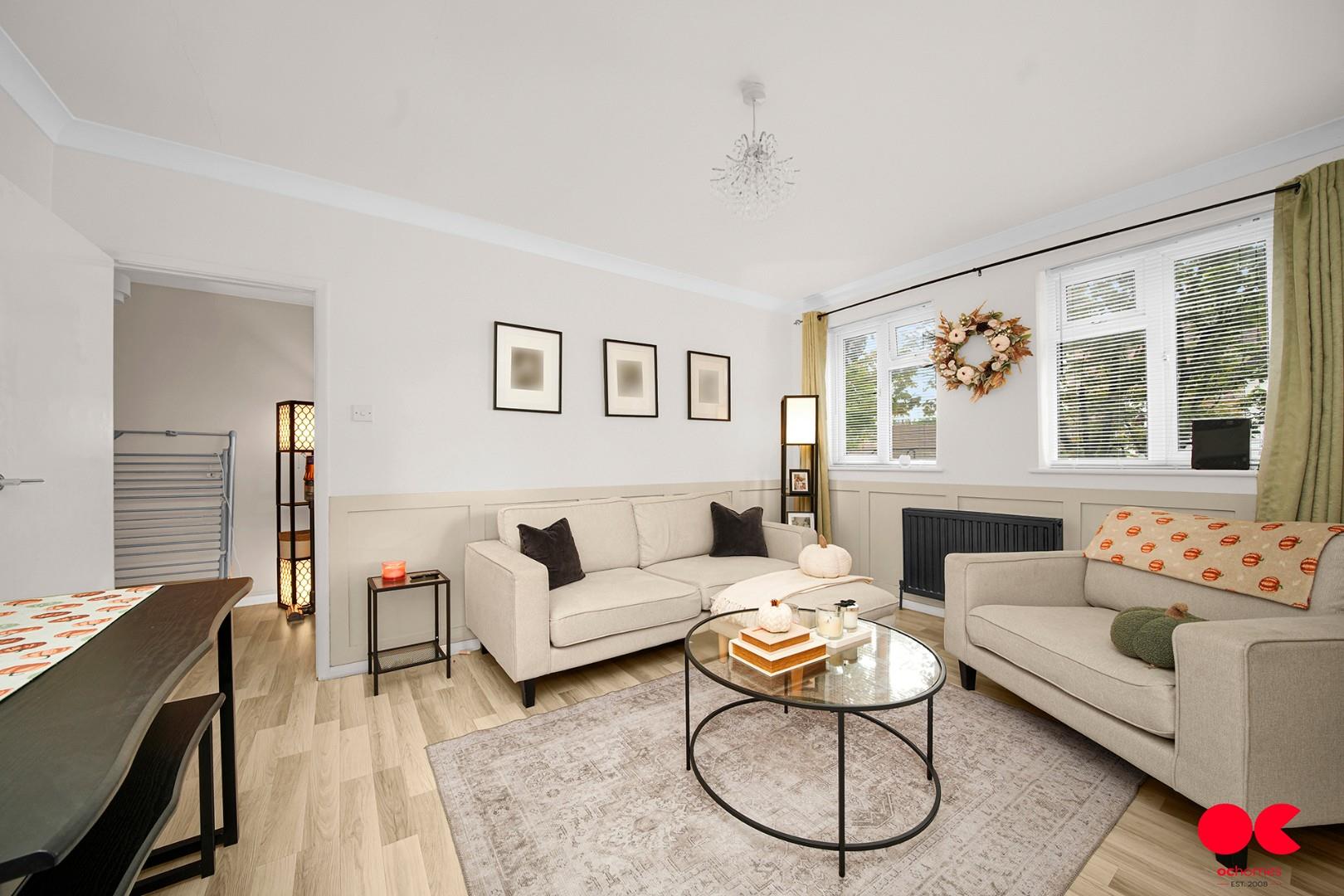 2 bed flat for sale in Main Road, Gidea Park  - Property Image 10