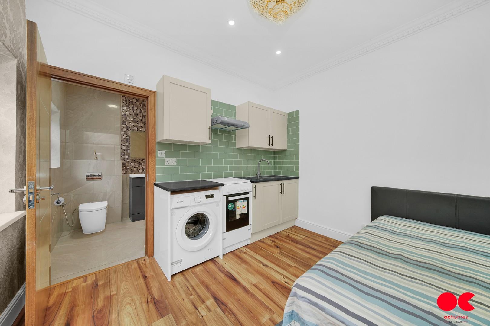 Studio flat to rent in Wych Elm Road, Hornchurch  - Property Image 1