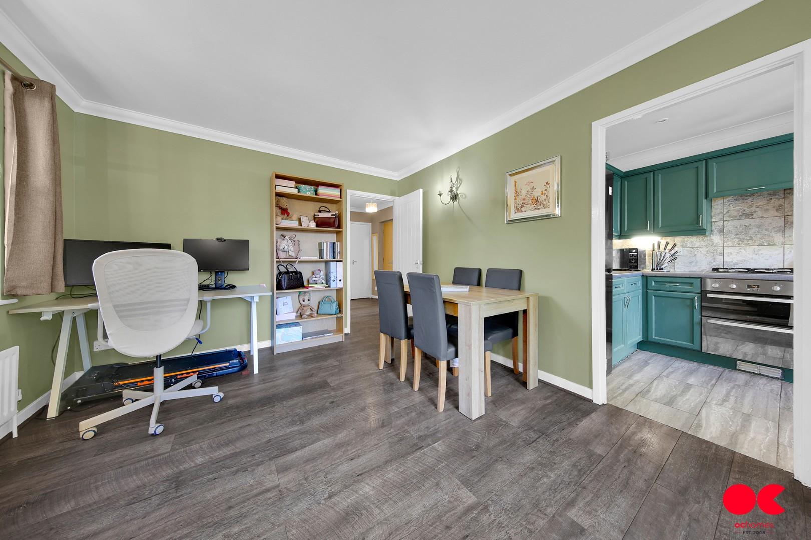 2 bed flat for sale in Monkwood Close, Romford  - Property Image 17