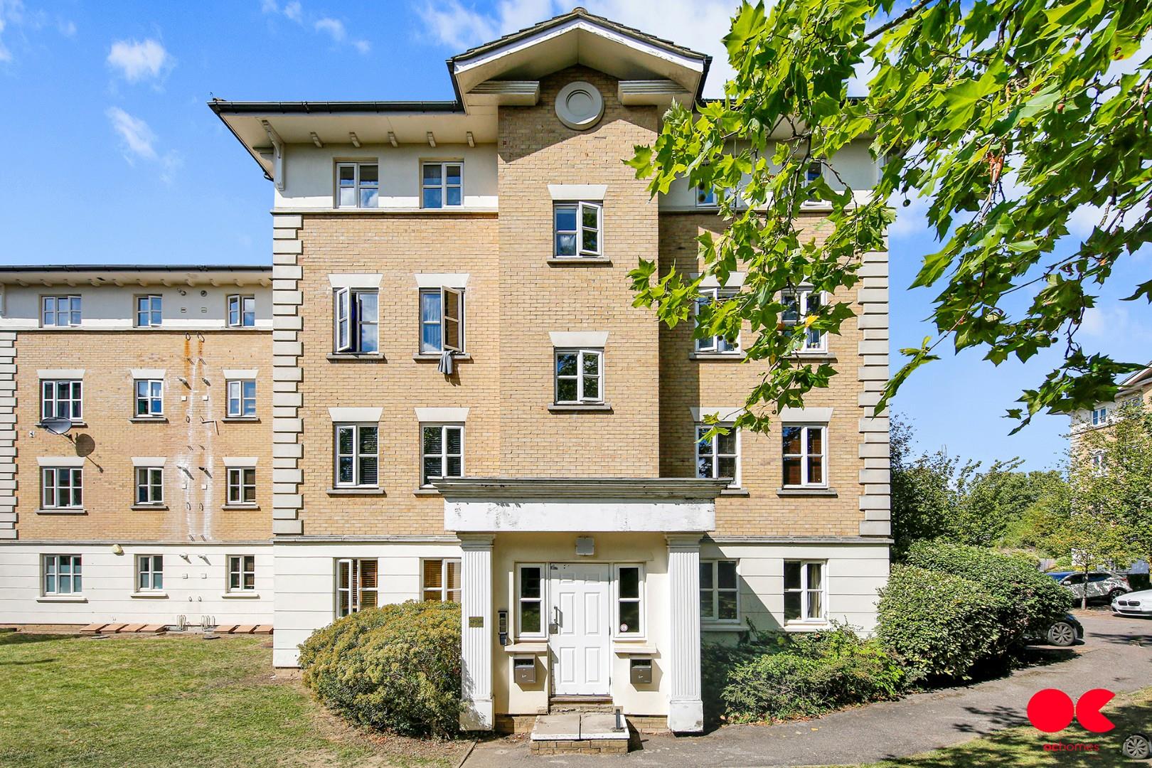 2 bed flat for sale in Monkwood Close, Romford