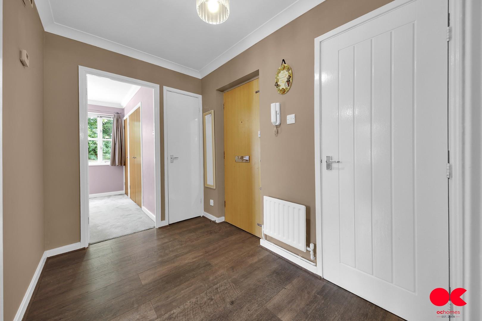 2 bed flat for sale in Monkwood Close, Romford  - Property Image 12