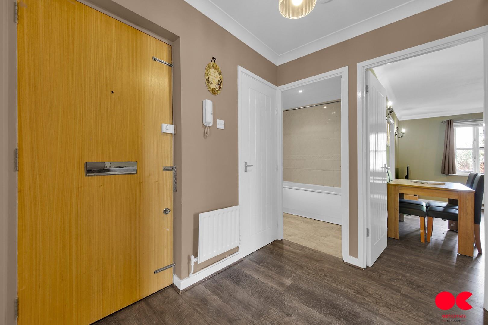 2 bed flat for sale in Monkwood Close, Romford  - Property Image 14