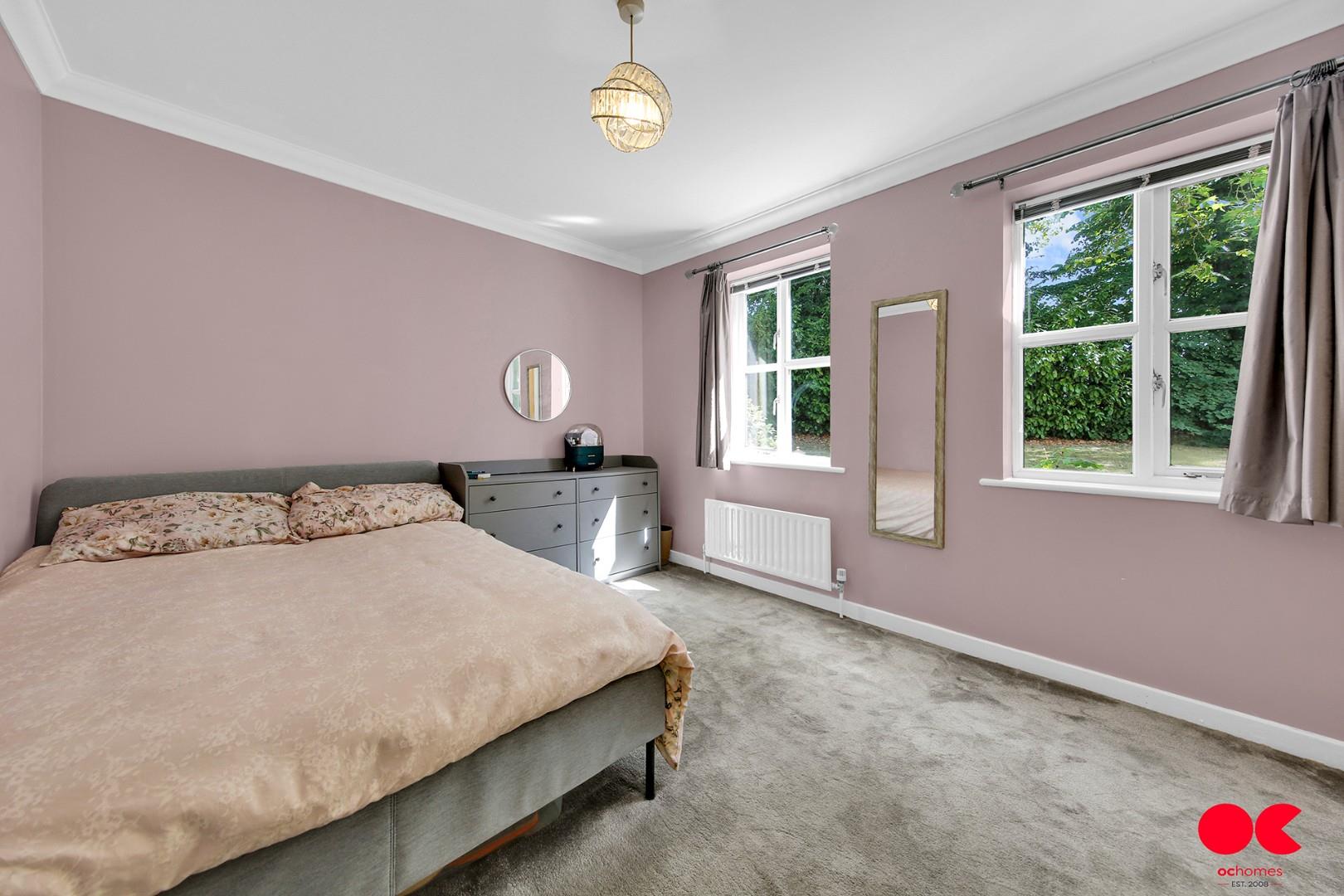 2 bed flat for sale in Monkwood Close, Romford  - Property Image 4