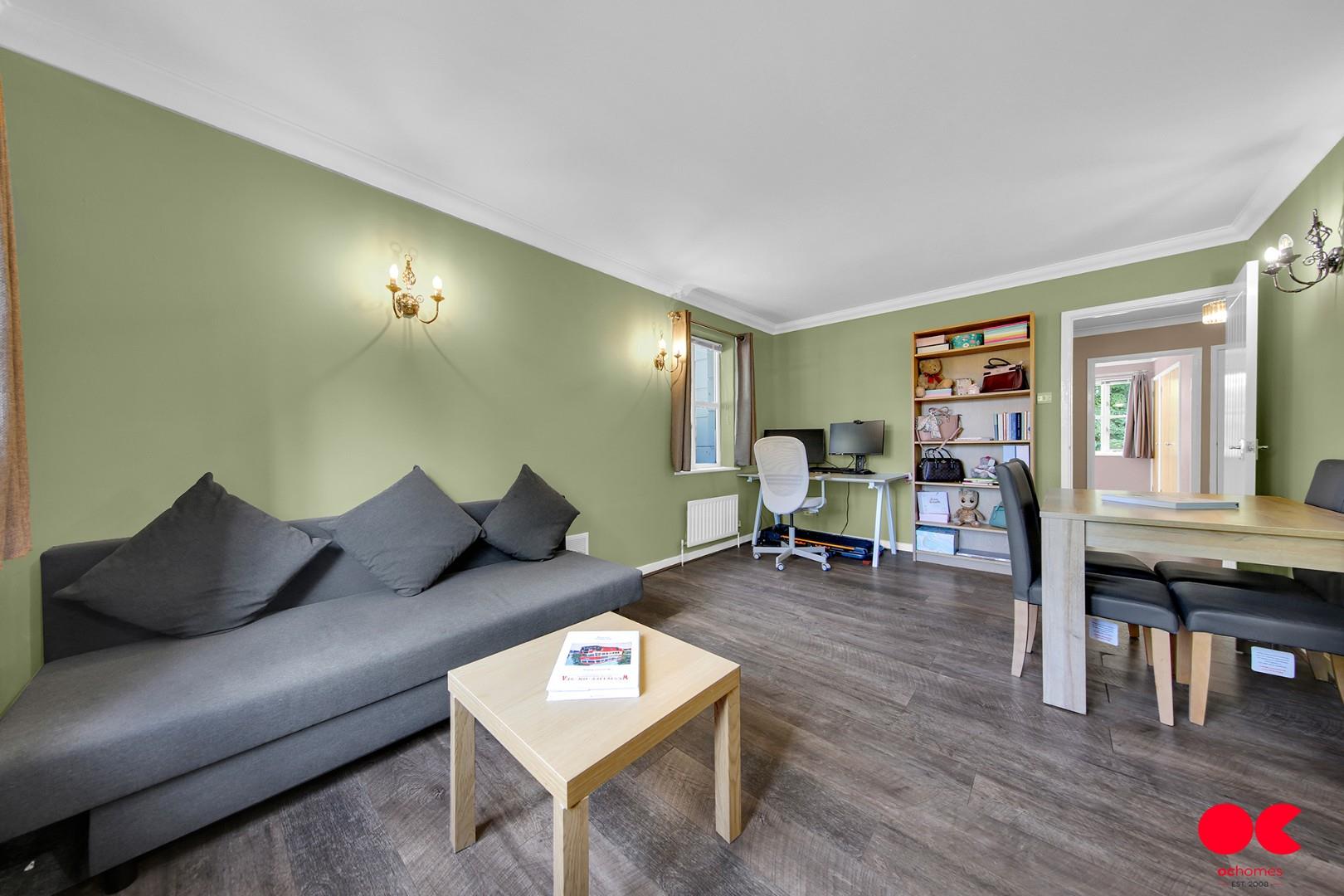 2 bed flat for sale in Monkwood Close, Romford  - Property Image 2