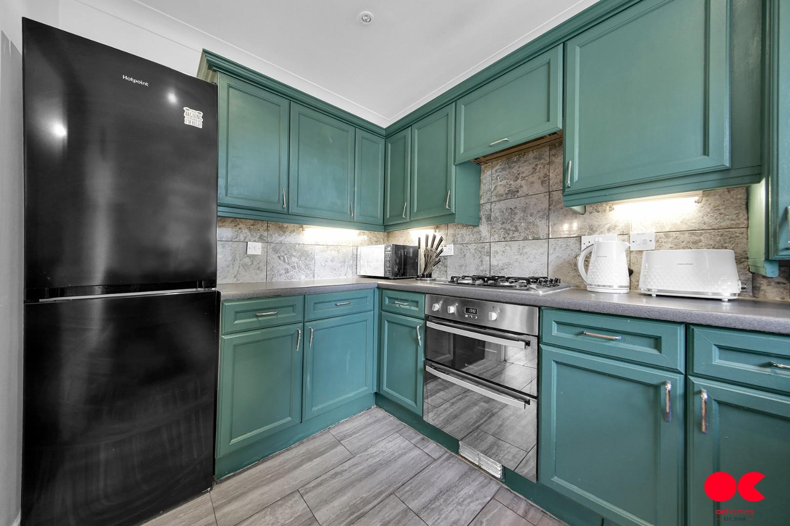 2 bed flat for sale in Monkwood Close, Romford  - Property Image 10