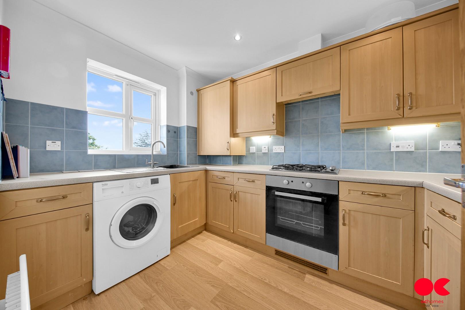 2 bed flat for sale in Monkwood Close, Romford  - Property Image 9