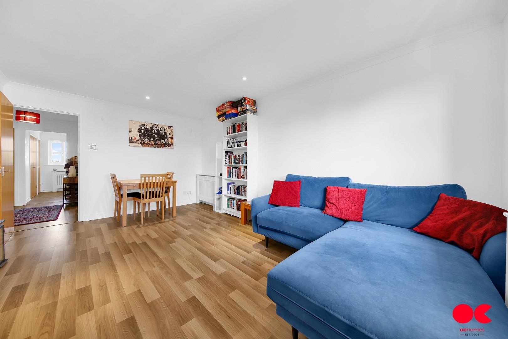 2 bed flat for sale in Monkwood Close, Romford  - Property Image 7