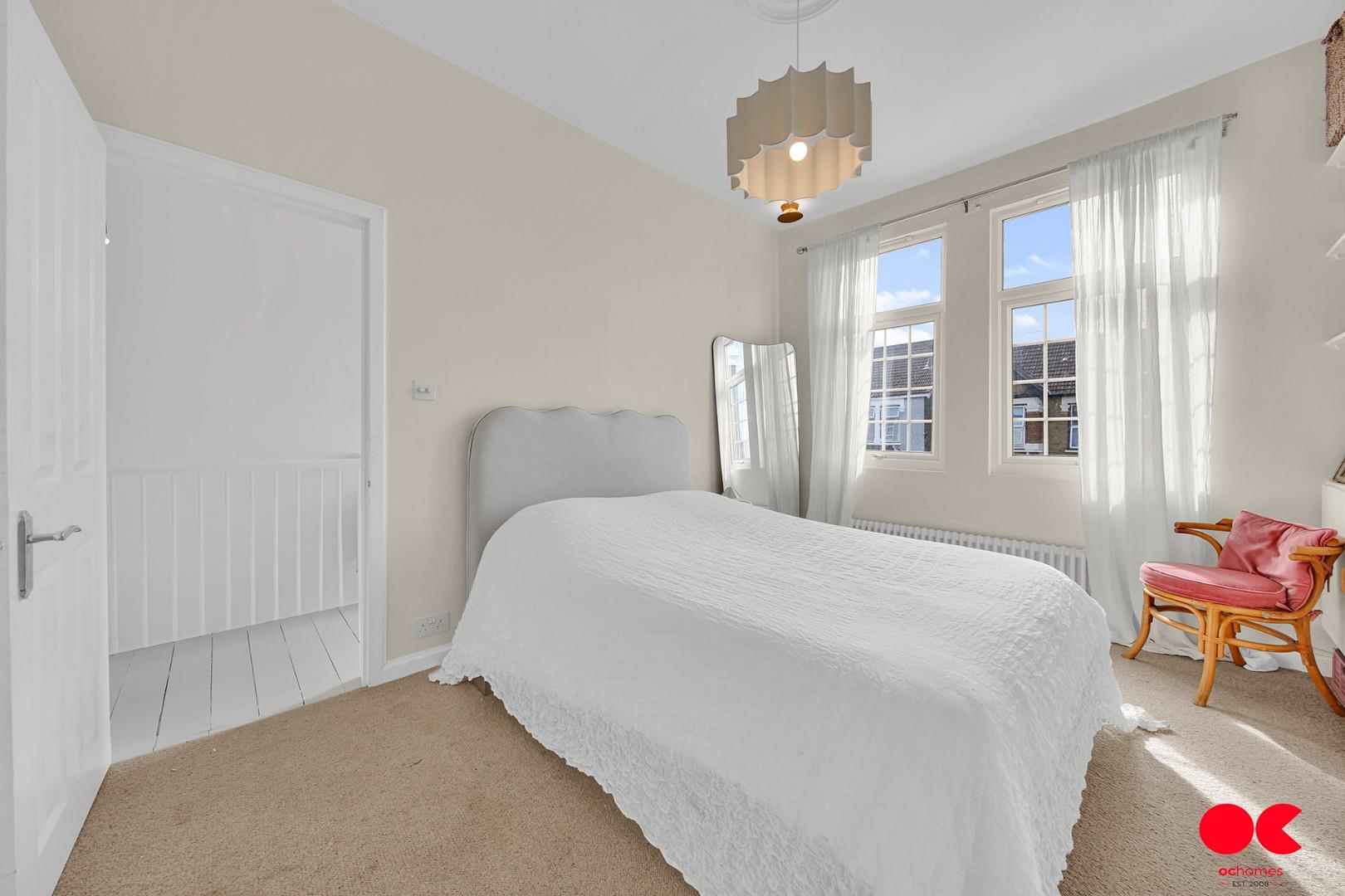 3 bed terraced house for sale in Byron Avenue, Manor Park  - Property Image 3