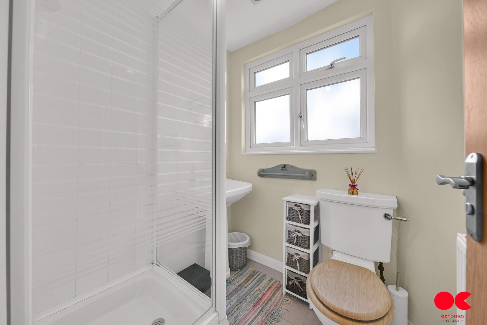 4 bed terraced house for sale in South Hall Drive, Rainham  - Property Image 11
