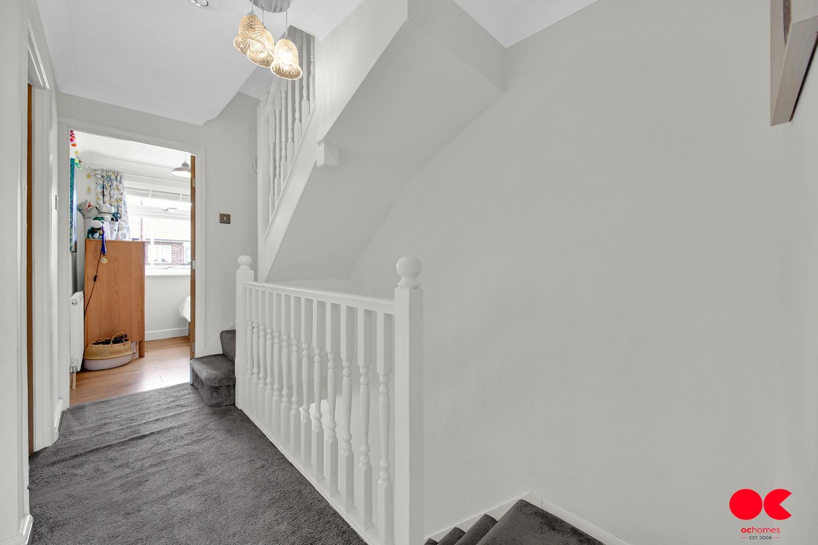 4 bed terraced house for sale in South Hall Drive, Rainham  - Property Image 31