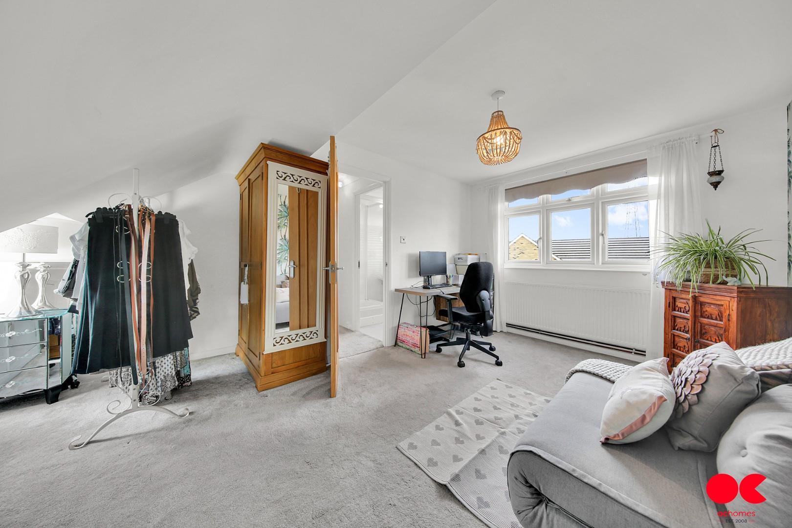 4 bed terraced house for sale in South Hall Drive, Rainham  - Property Image 26