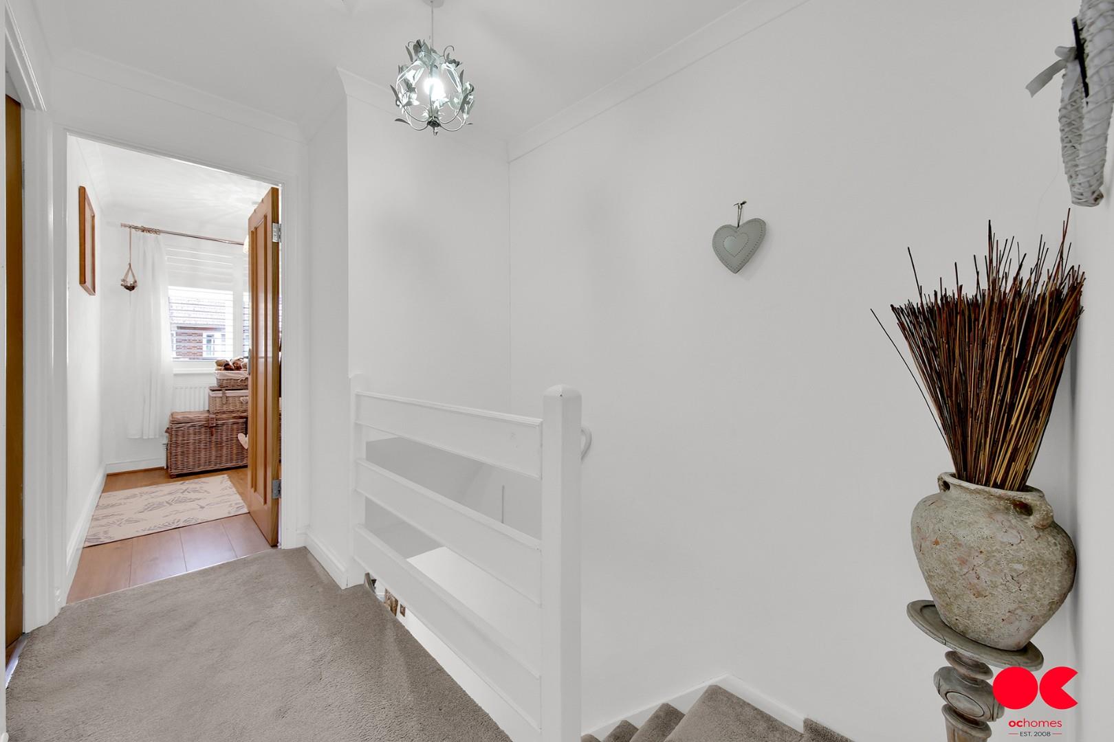 3 bed end of terrace house for sale in South Hall Drive, Rainham  - Property Image 32