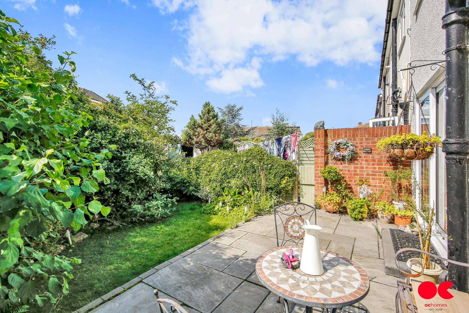 3 bed end of terrace house for sale in South Hall Drive, Rainham  - Property Image 10