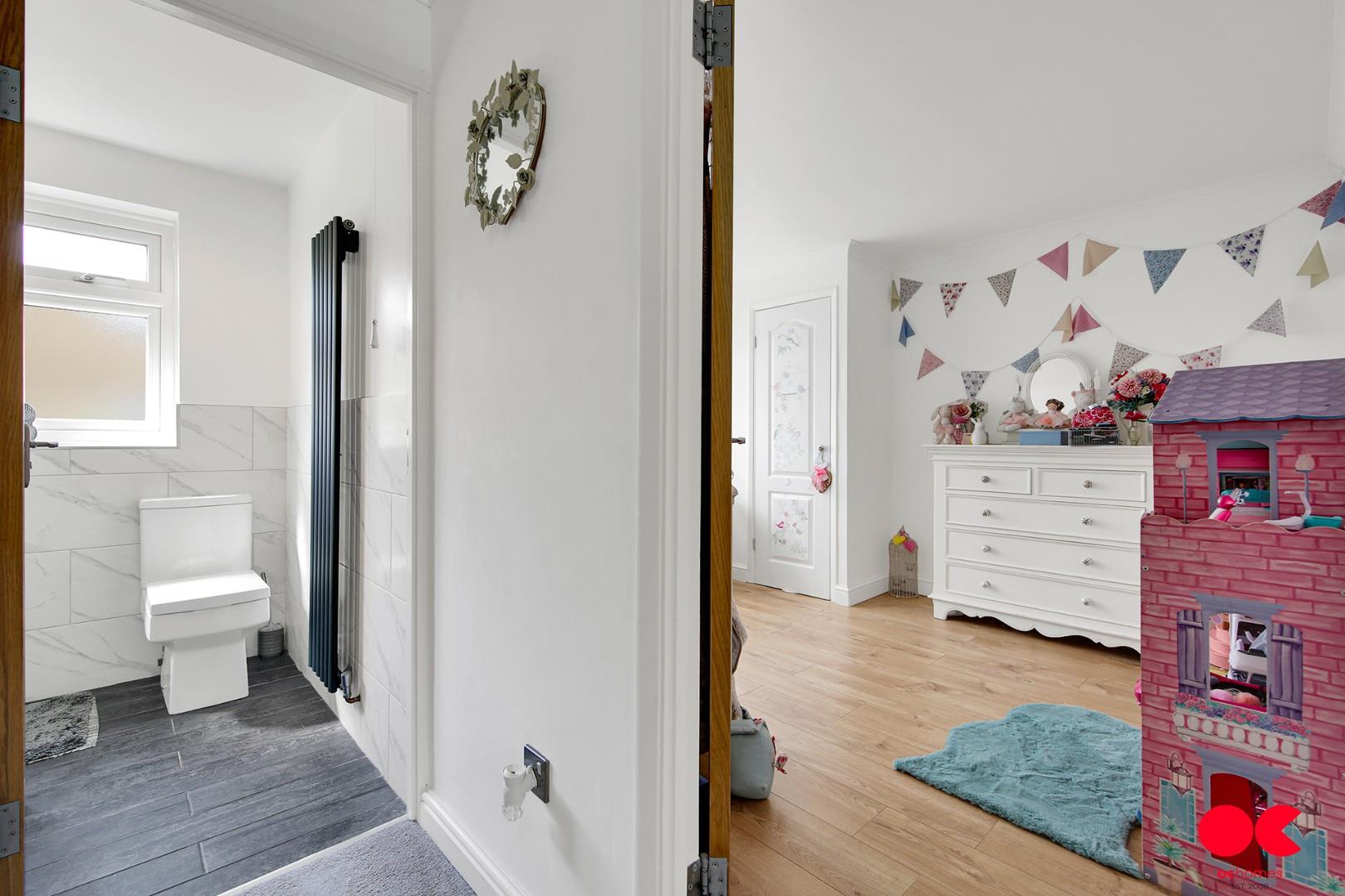 3 bed end of terrace house for sale in South Hall Drive, Rainham  - Property Image 31