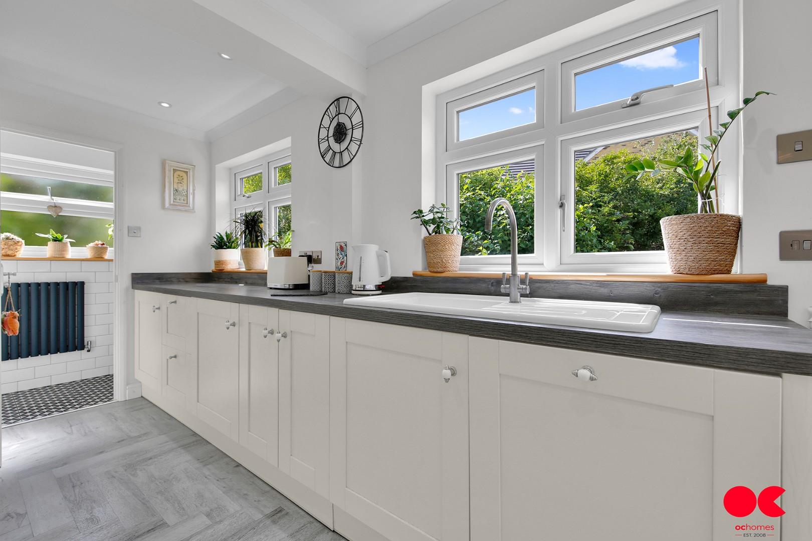 3 bed end of terrace house for sale in South Hall Drive, Rainham  - Property Image 24