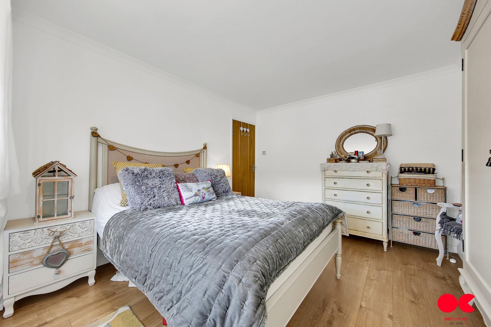 3 bed end of terrace house for sale in South Hall Drive, Rainham  - Property Image 27