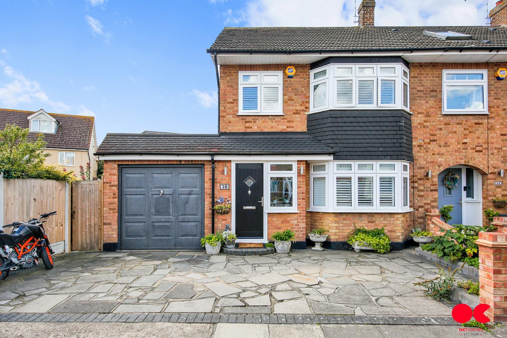 3 bed end of terrace house for sale in South Hall Drive, Rainham  - Property Image 39