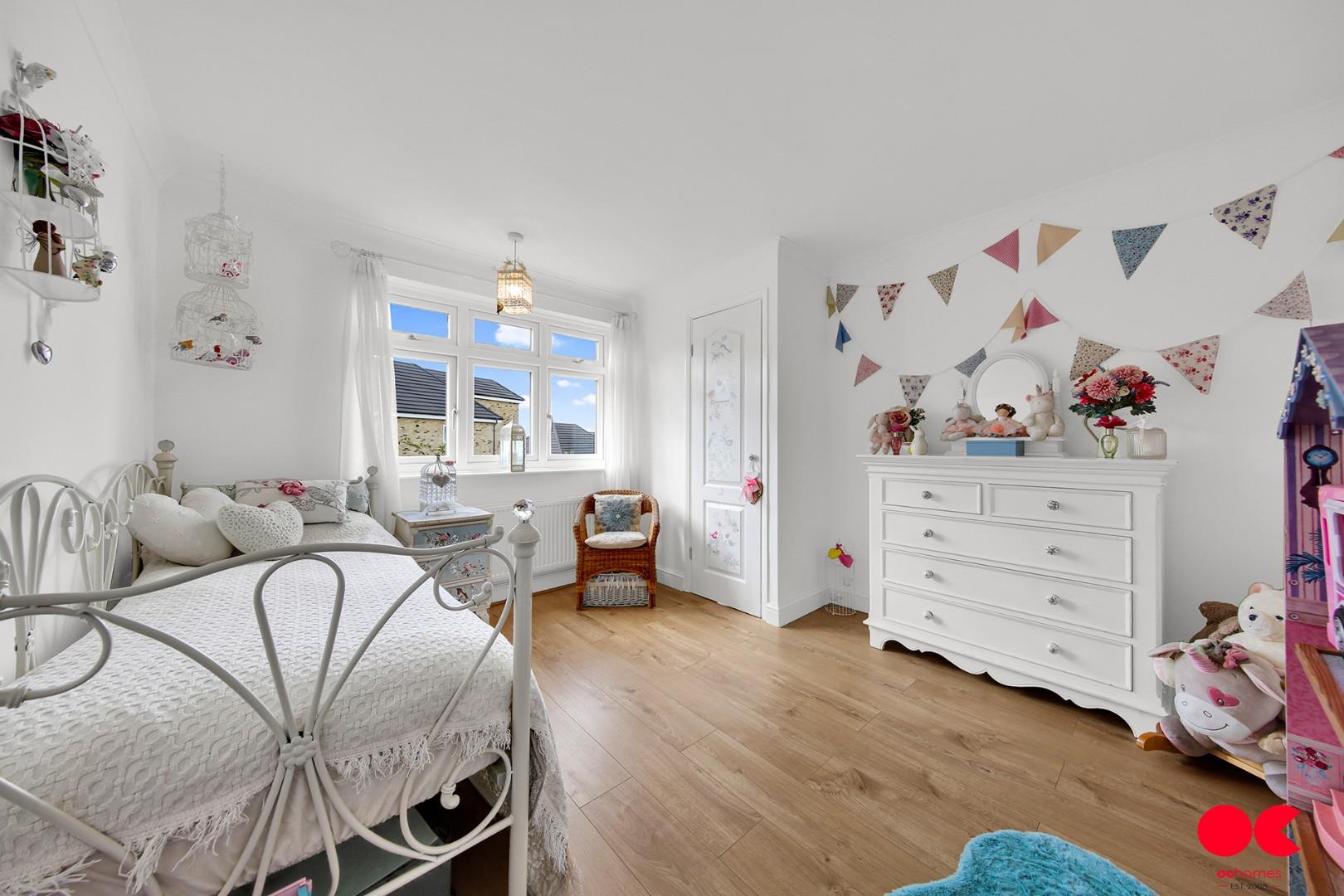 3 bed end of terrace house for sale in South Hall Drive, Rainham  - Property Image 7