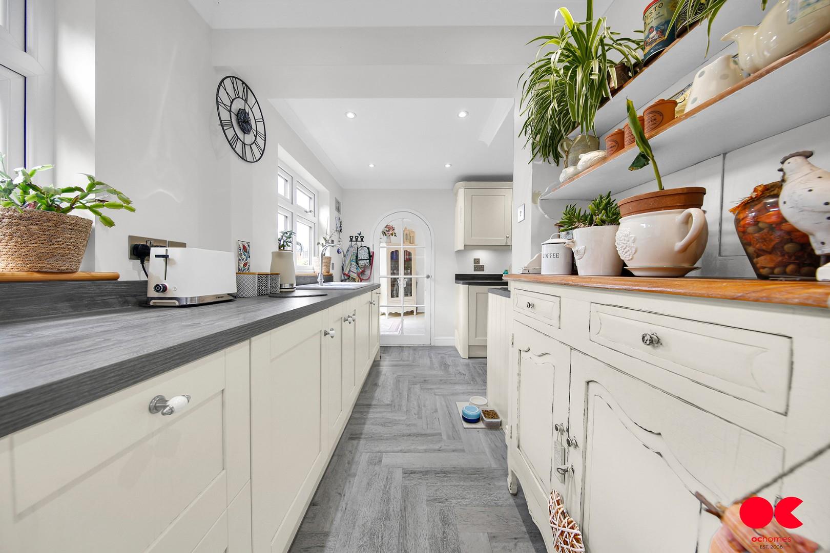 3 bed end of terrace house for sale in South Hall Drive, Rainham  - Property Image 23