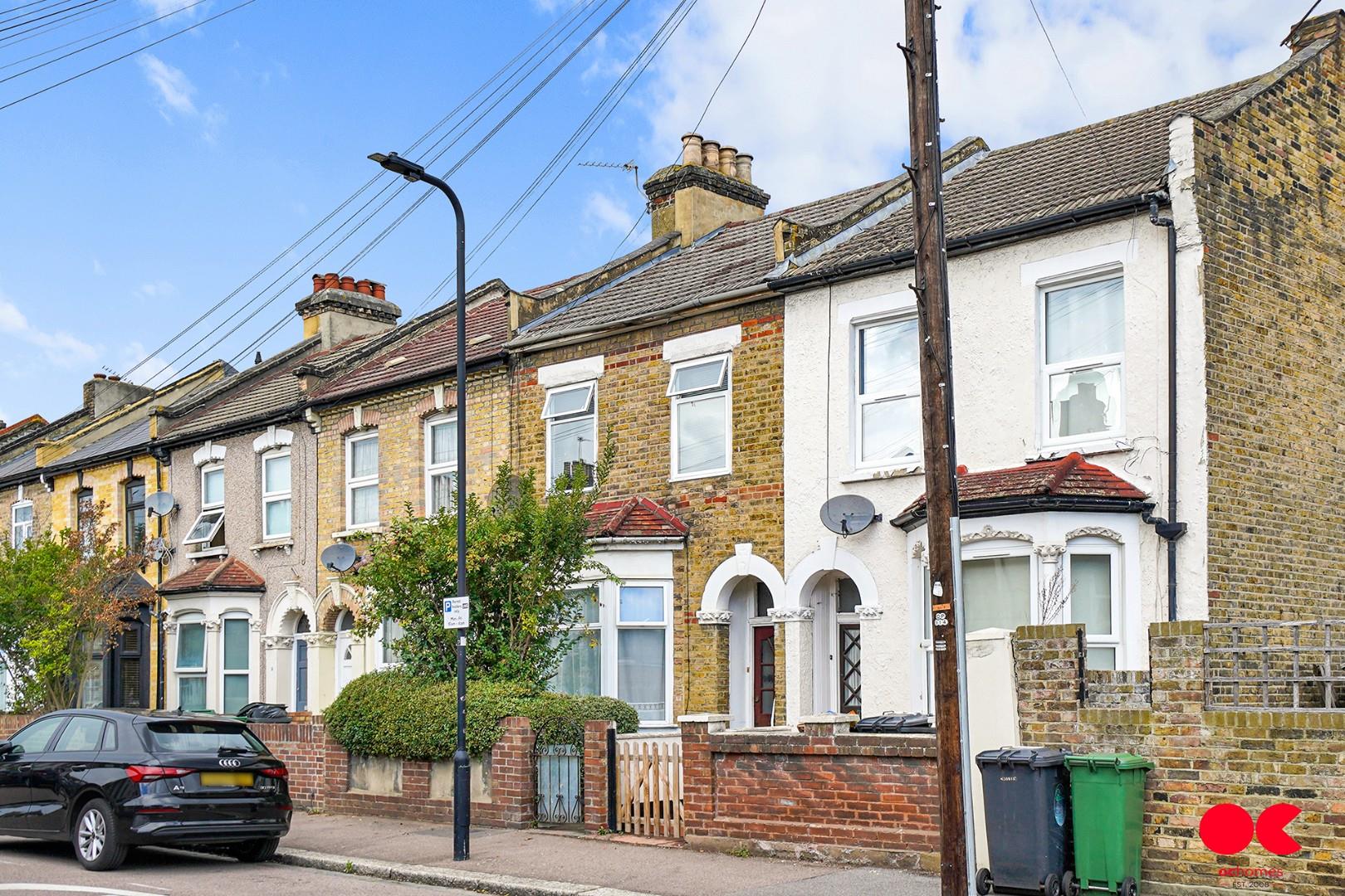 3 bed terraced house for sale in Nutfield Road, Leyton  - Property Image 1