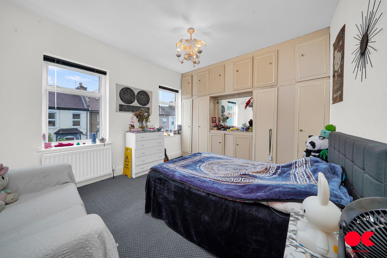 3 bed terraced house for sale in Nutfield Road, Leyton  - Property Image 4