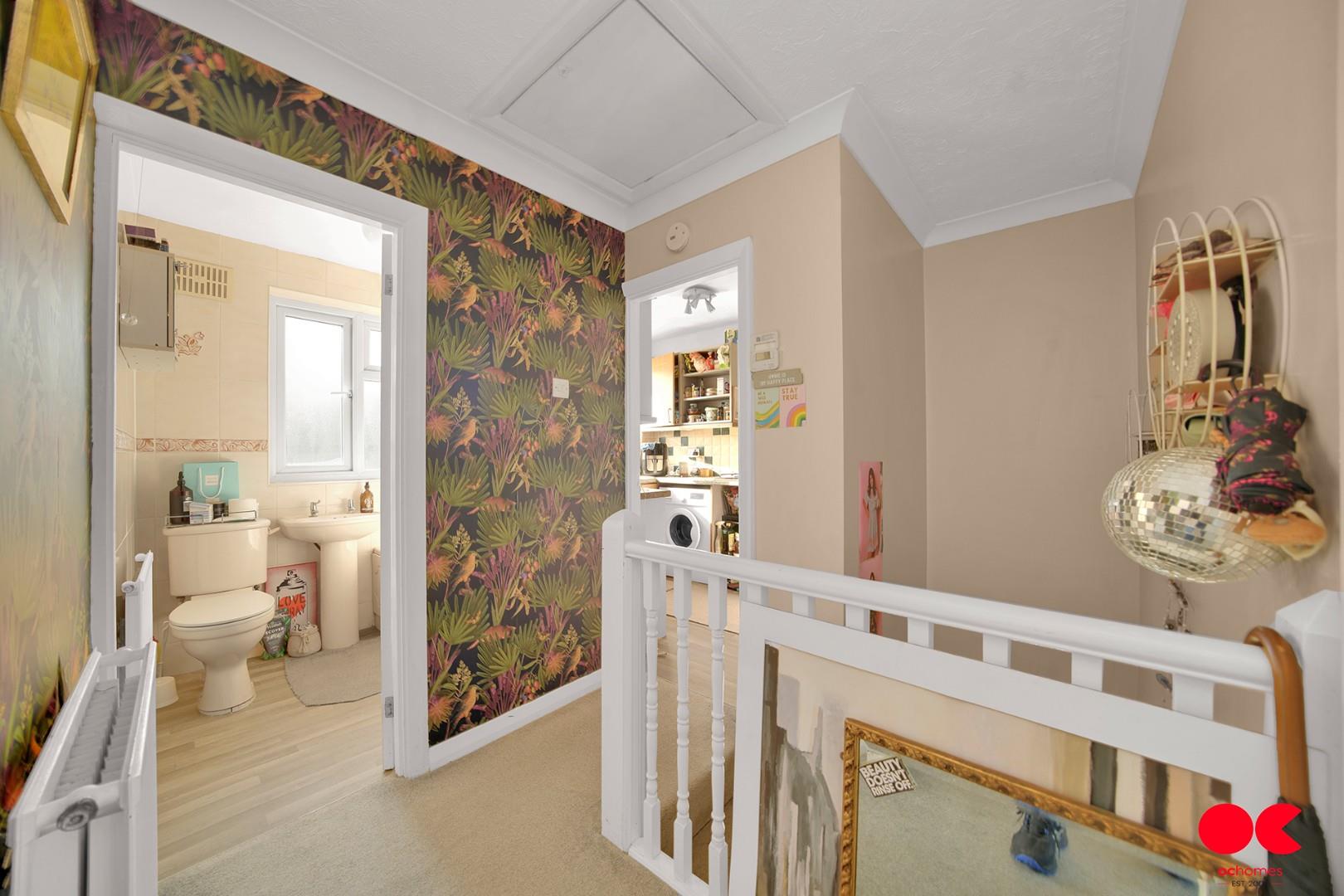 2 bed maisonette for sale in Station Road, Gidea Park  - Property Image 9