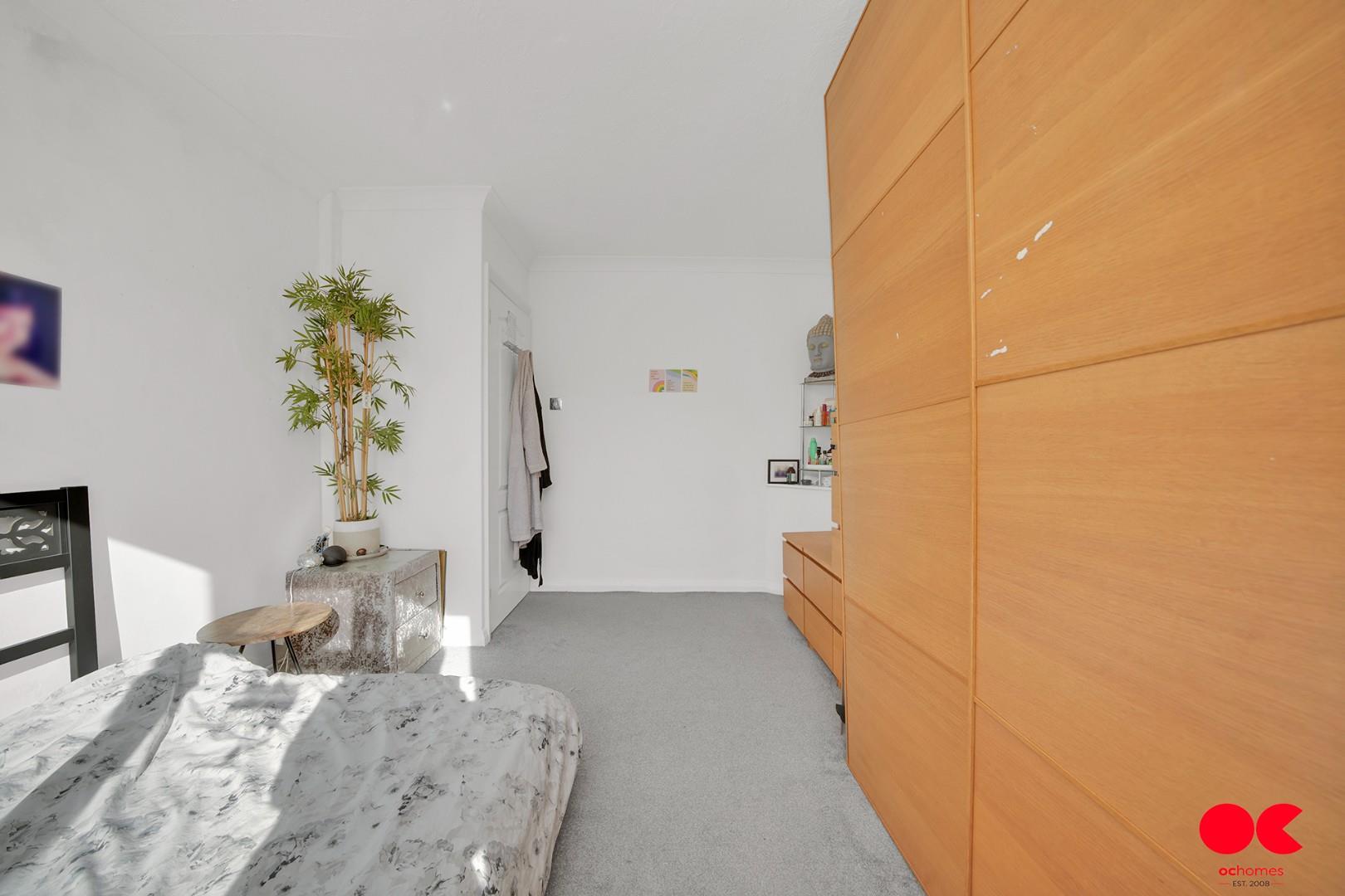 2 bed maisonette for sale in Station Road, Gidea Park  - Property Image 16