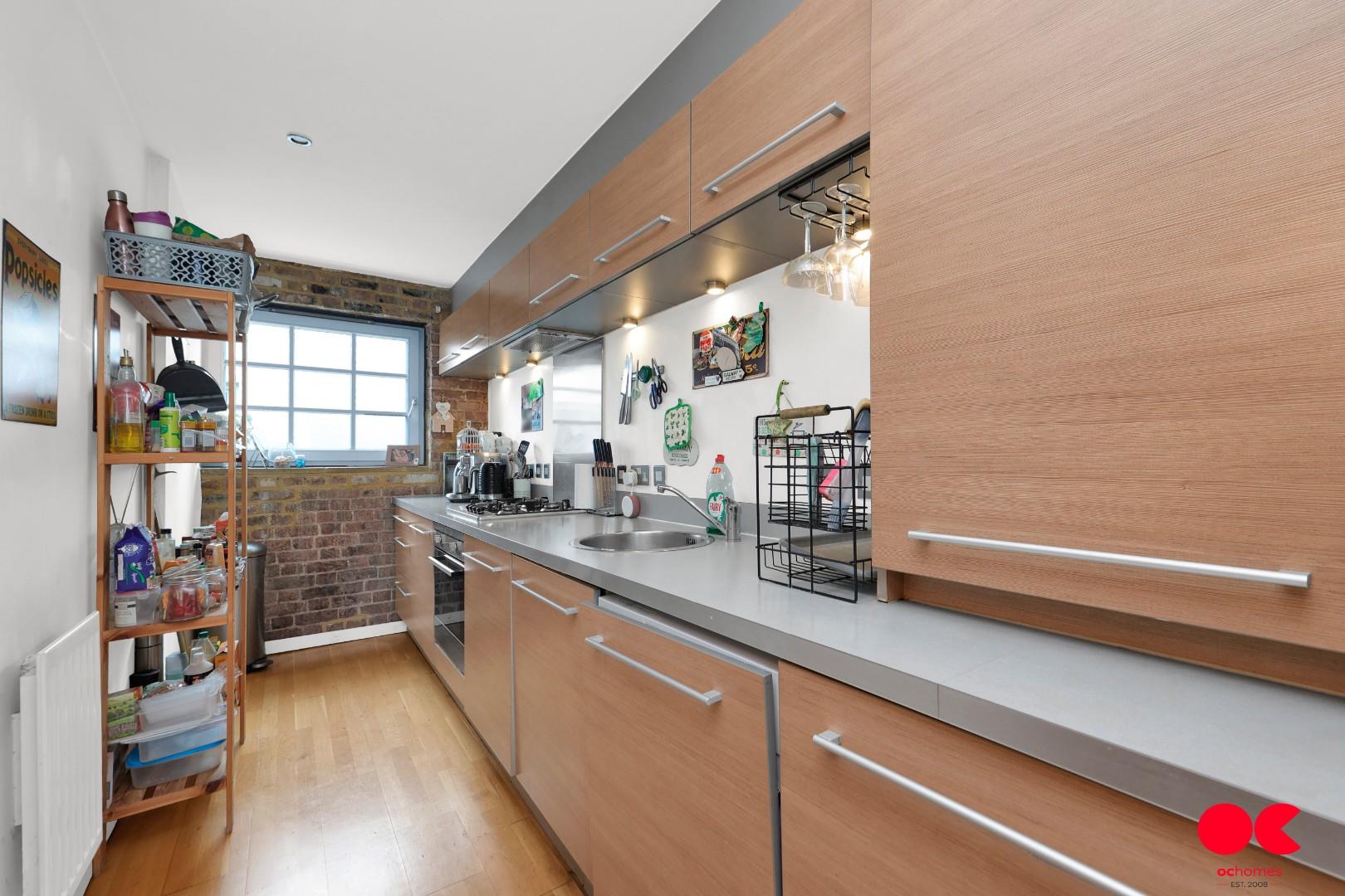 2 bed flat for sale in Kidman Close, Gidea Park  - Property Image 3