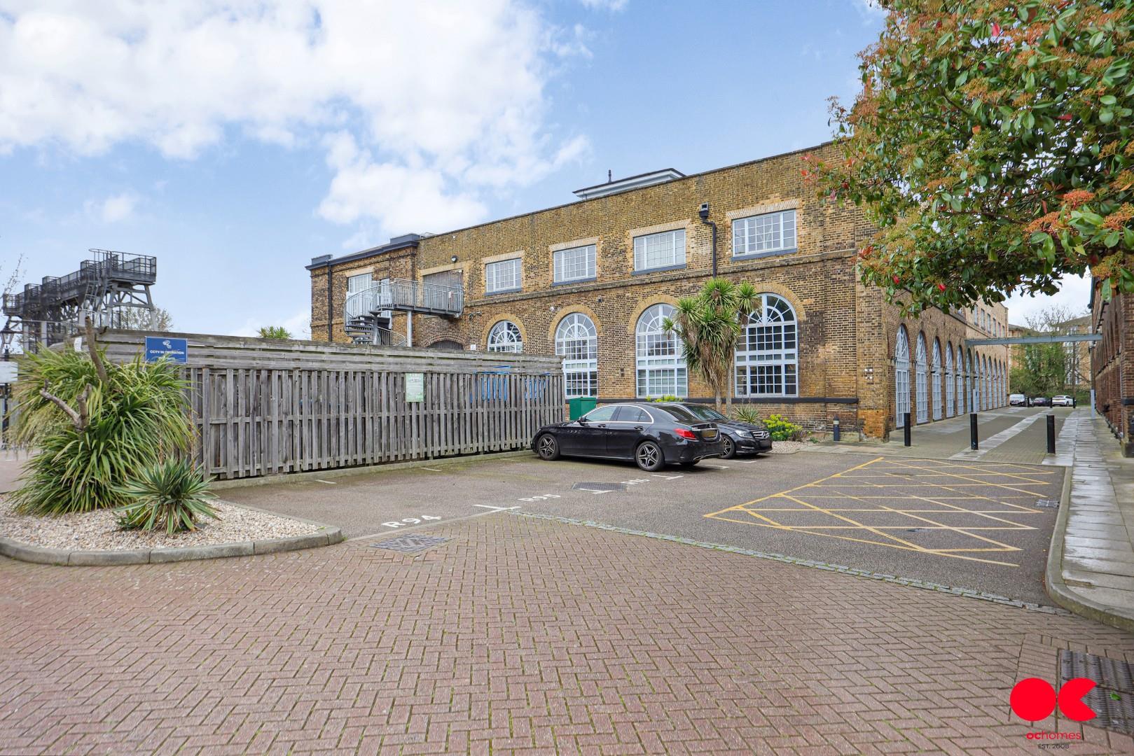 2 bed flat for sale in Kidman Close, Gidea Park  - Property Image 2