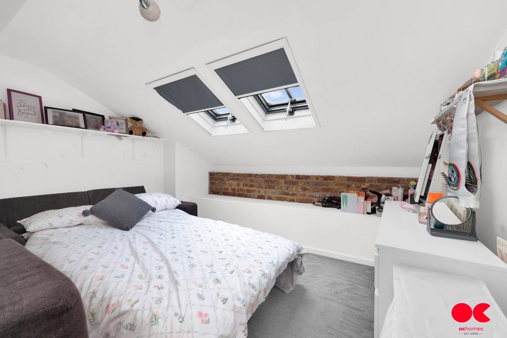 2 bed flat for sale in Kidman Close, Gidea Park  - Property Image 5