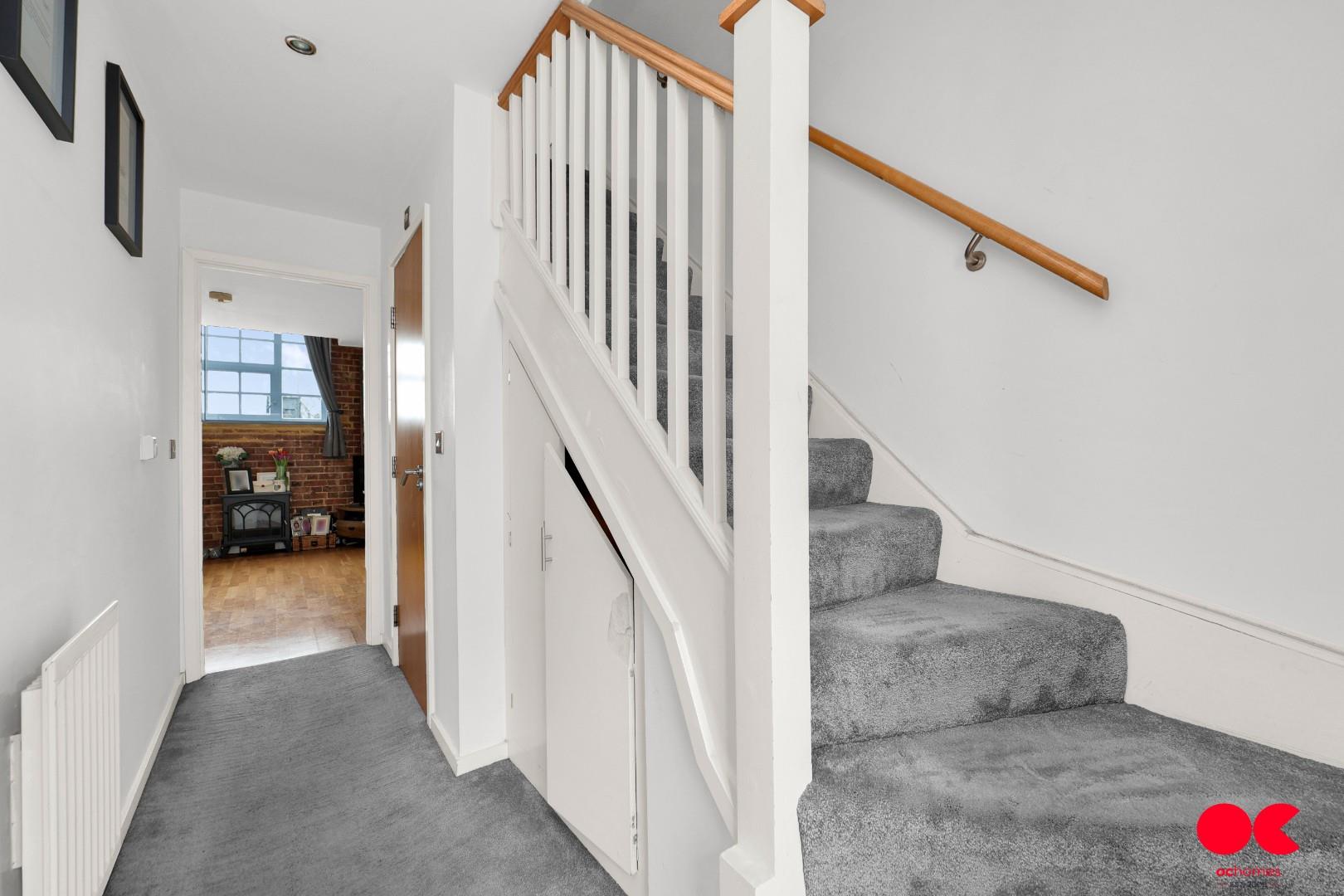 2 bed flat for sale in Kidman Close, Gidea Park  - Property Image 14