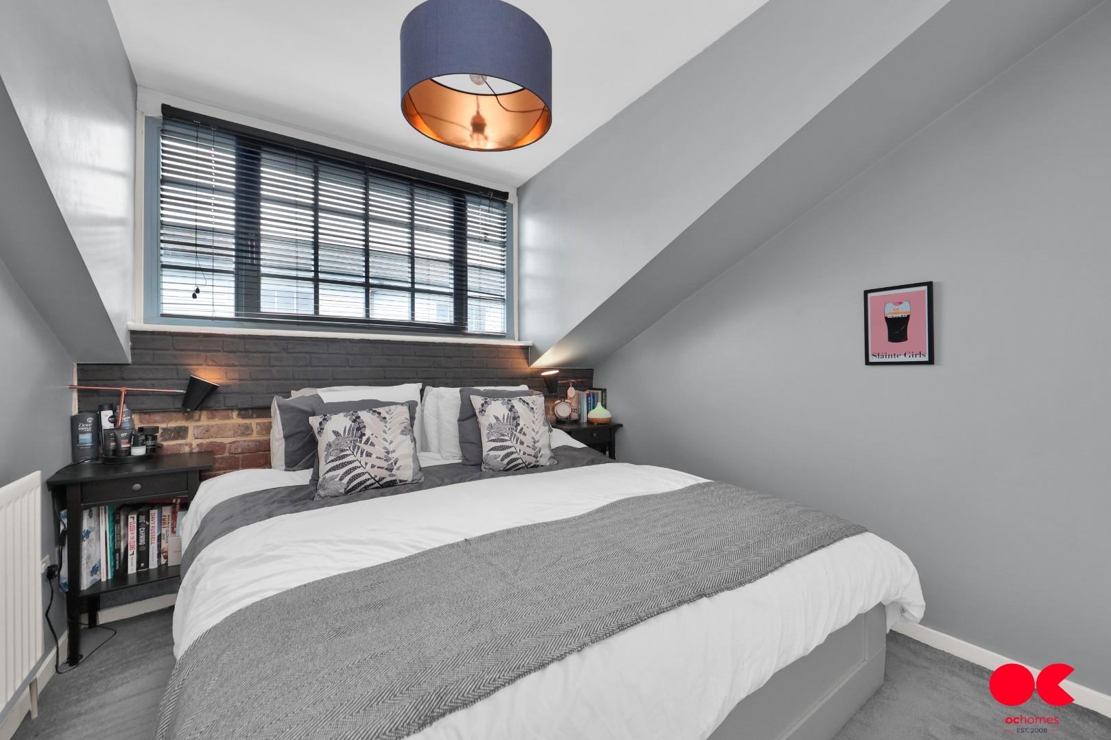 2 bed flat for sale in Kidman Close, Gidea Park  - Property Image 4