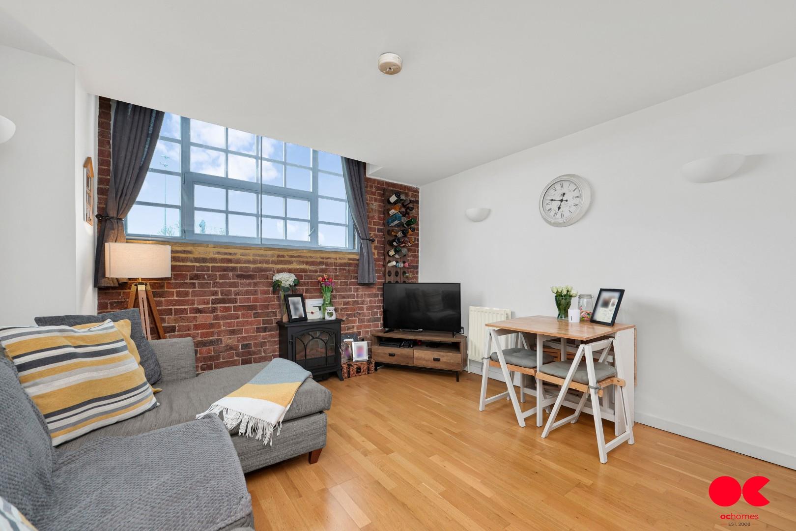 2 bed flat for sale in Kidman Close, Gidea Park  - Property Image 8