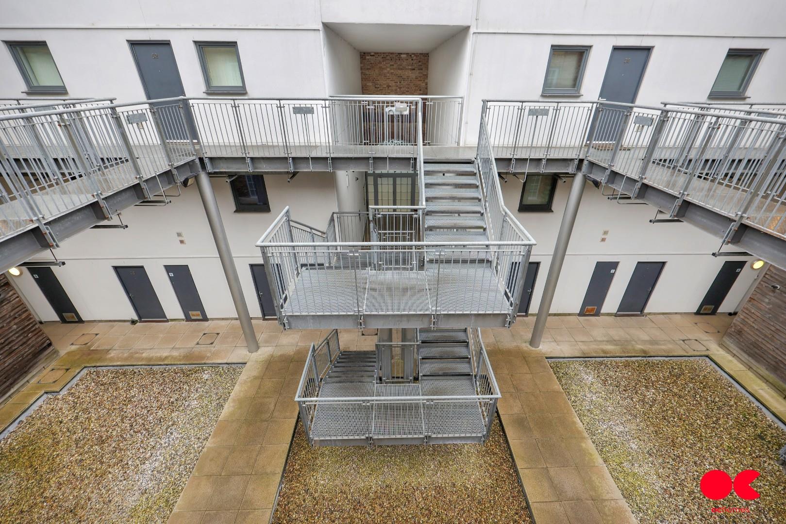 2 bed flat for sale in Kidman Close, Gidea Park  - Property Image 20