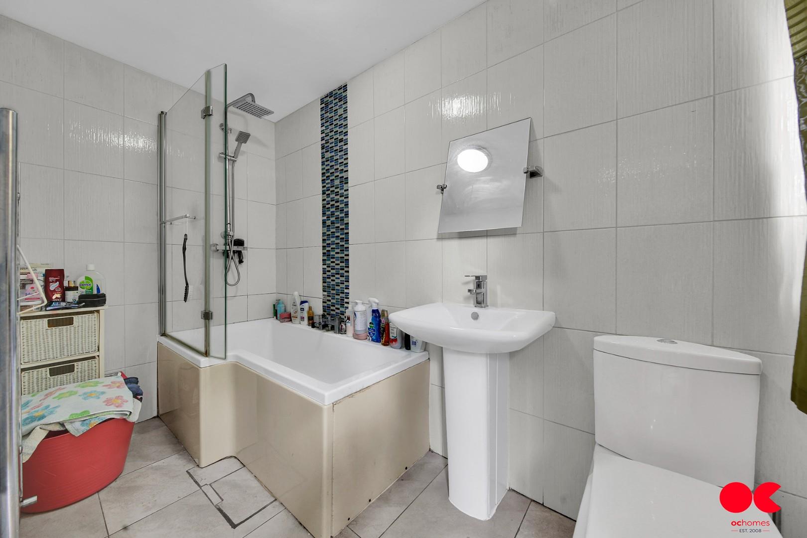 3 bed terraced house for sale in Streatfeild Avenue, East Ham  - Property Image 4