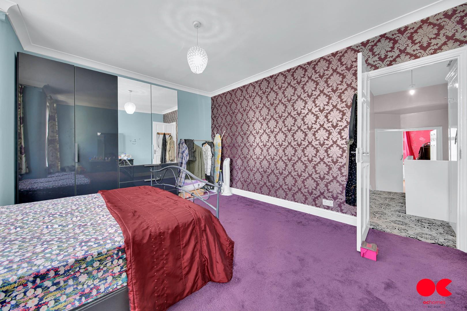 3 bed terraced house for sale in Streatfeild Avenue, East Ham  - Property Image 22