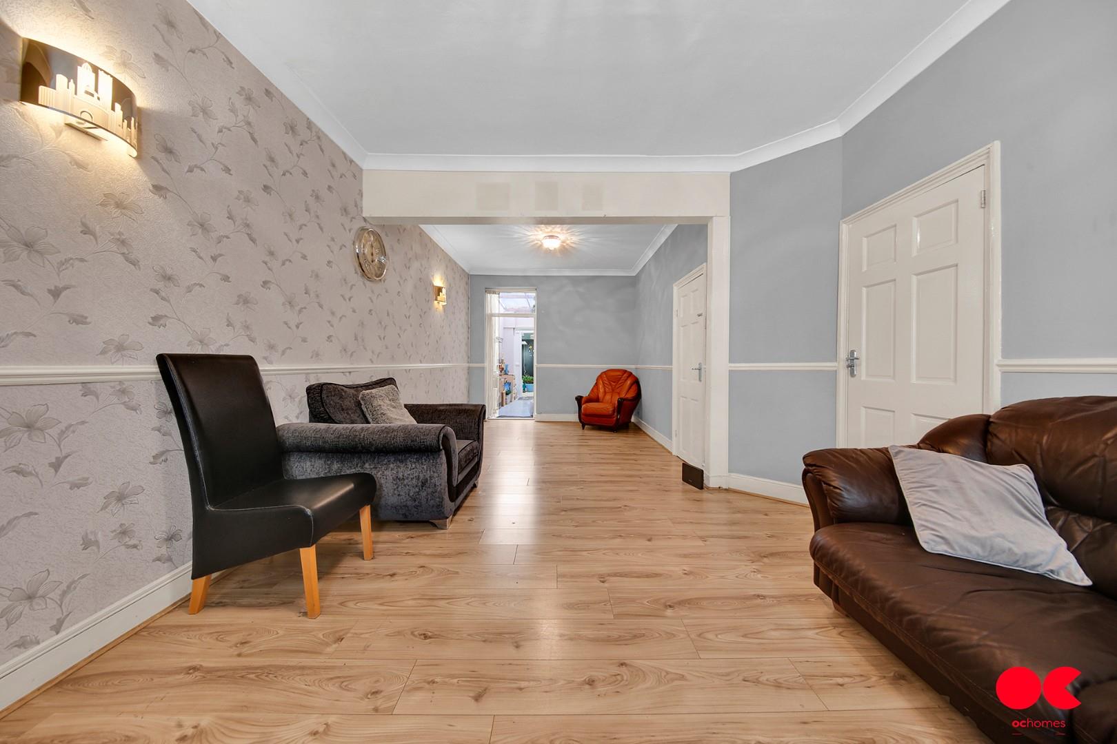 3 bed terraced house for sale in Streatfeild Avenue, East Ham  - Property Image 13