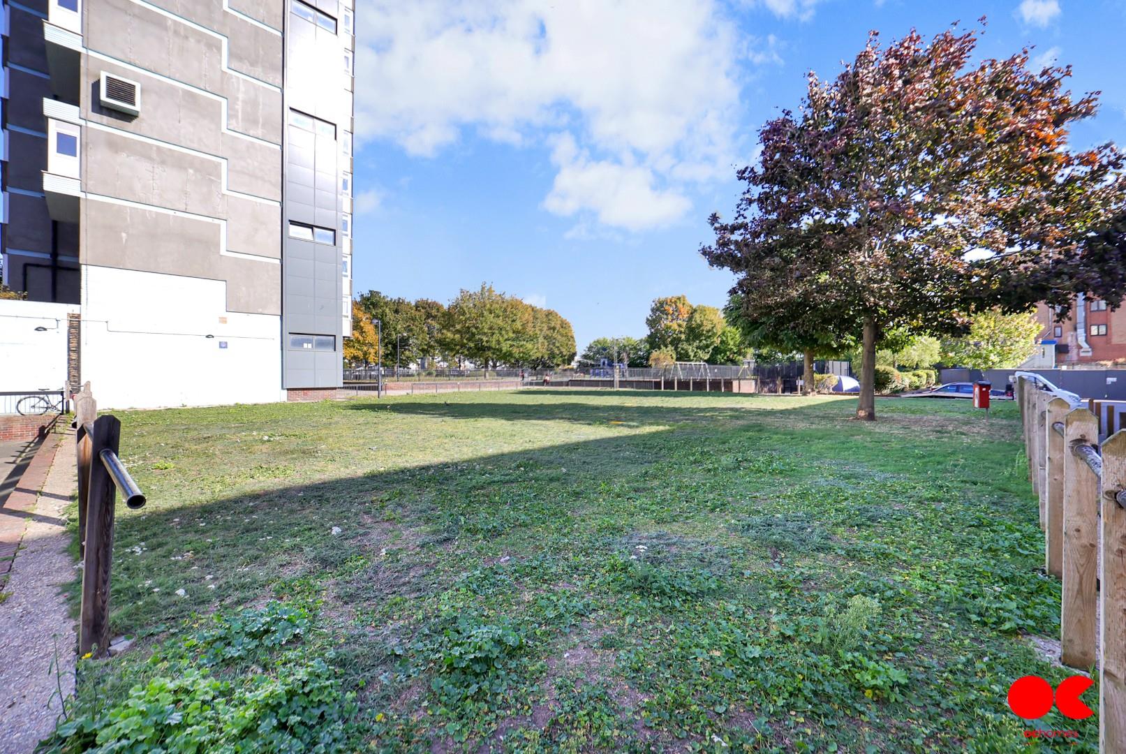 2 bed flat for sale in Stewart Street, Canary Wharf  - Property Image 32