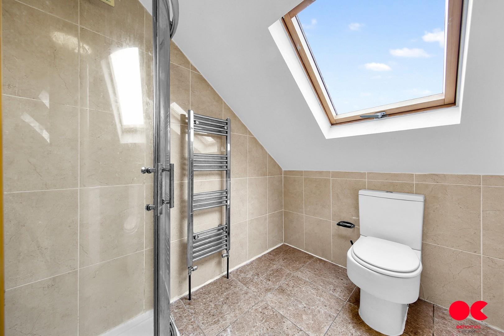 5 bed semi-detached bungalow for sale in Belmont Road, Hornchurch  - Property Image 9