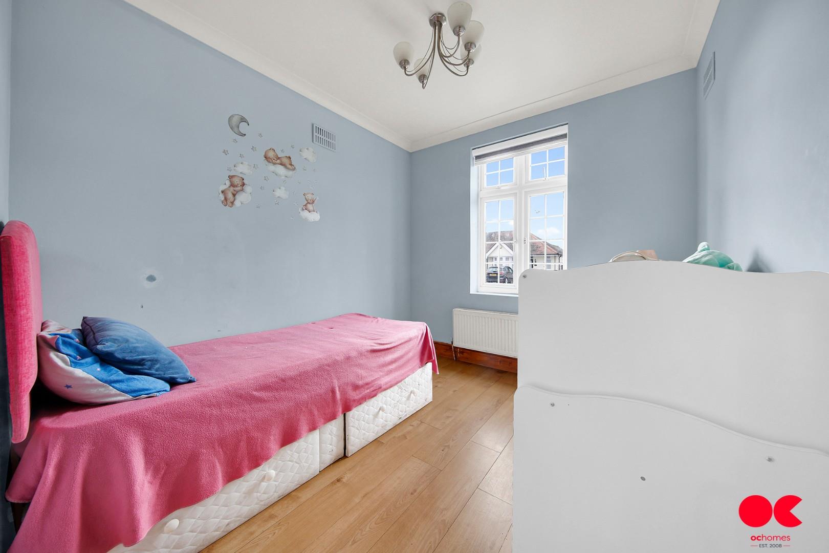 5 bed semi-detached bungalow for sale in Belmont Road, Hornchurch  - Property Image 11