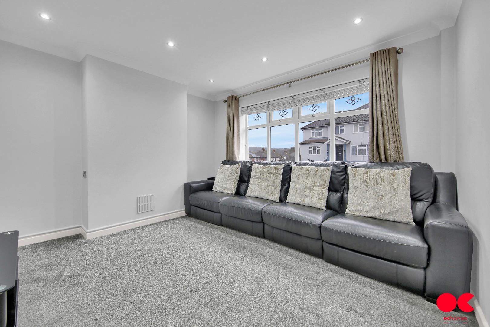 3 bed semi-detached house for sale in Clitheroe Road, Romford  - Property Image 14